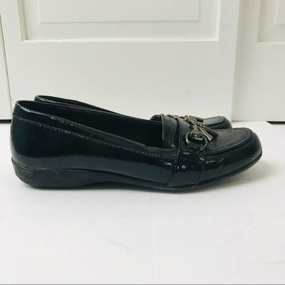 JACLYN SMITH Black Loafers Size 6M