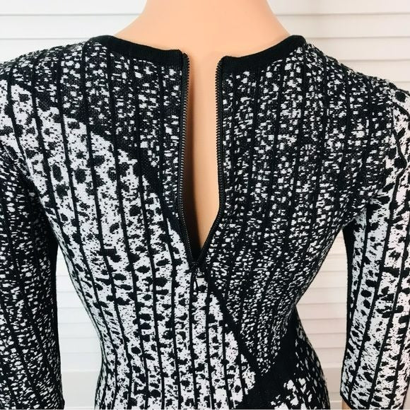NIC + ZOE Ribbed V-Neck Sweater Dress Size XS