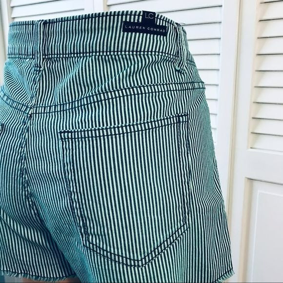 LC LAUREN CONRAD Turquoise Navy Blue Striped Faded Shorts Size 10 (new with tags)