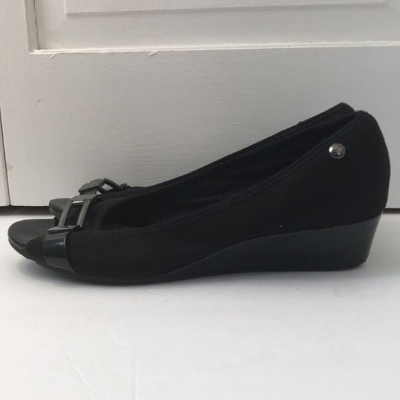 ANNE KLEIN SPORT Black Low Open Toe Wedges Size 6.5M
