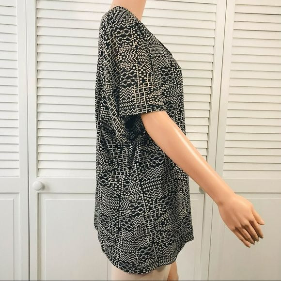 CROFT & BARROW Scoop Neck Black White Short Sleeve Shirt
