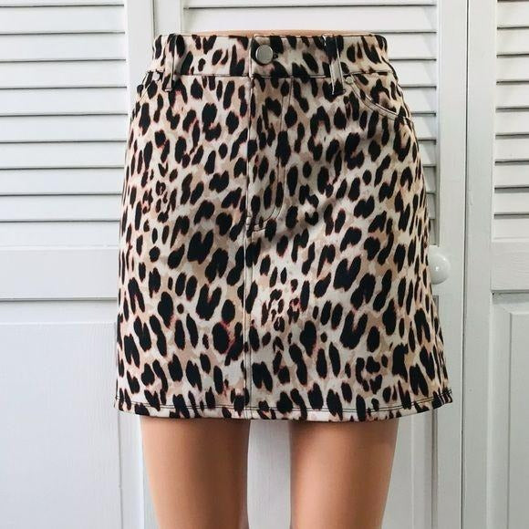 *NEW* MATERIAL GIRL Natural Leopard Print Skirt Size 11