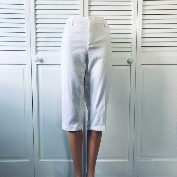 ST. JOHN’S BAY White Capris Size 14