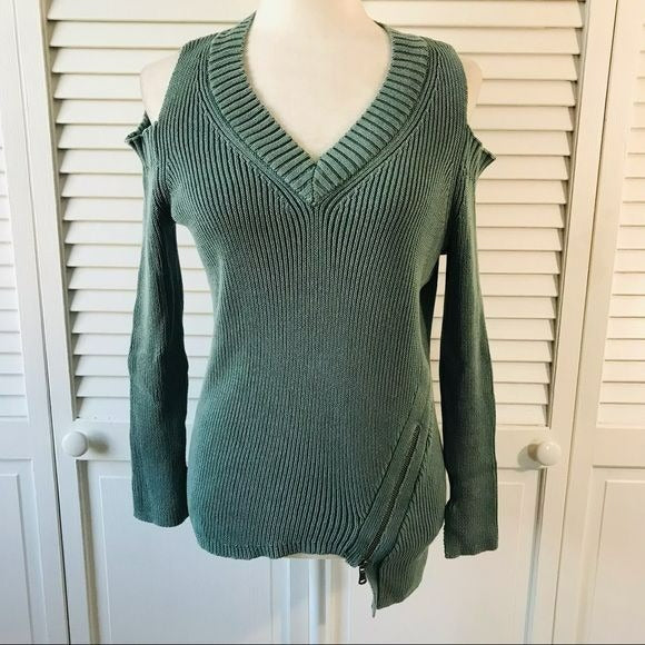 ROCK & REPUBLIC Green Cold Shoulder Sweater Size S