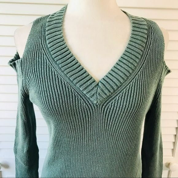 ROCK & REPUBLIC Green Cold Shoulder Sweater Size S