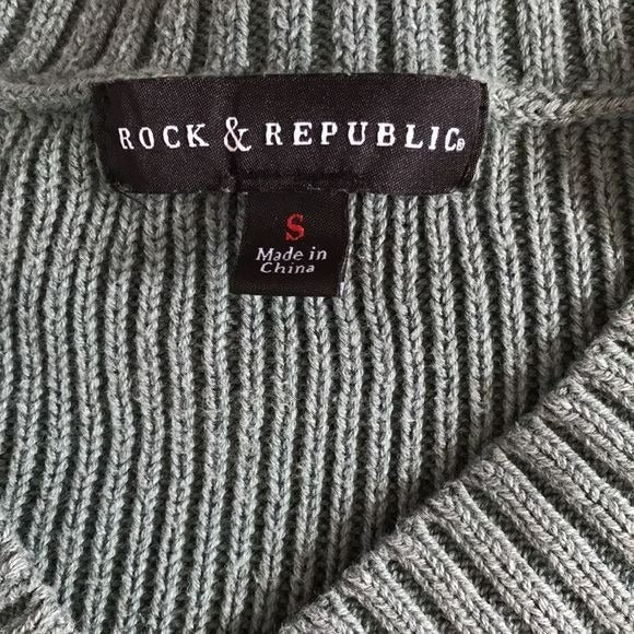 ROCK & REPUBLIC Green Cold Shoulder Sweater Size S