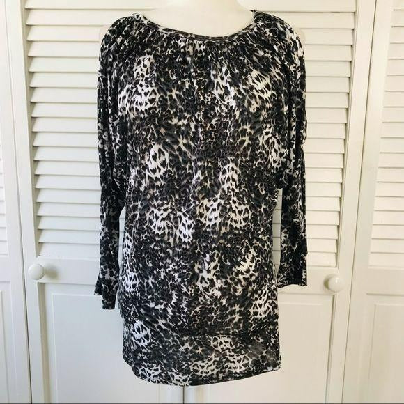 JENNIFER LOPEZ Black White Cold Shoulder Top