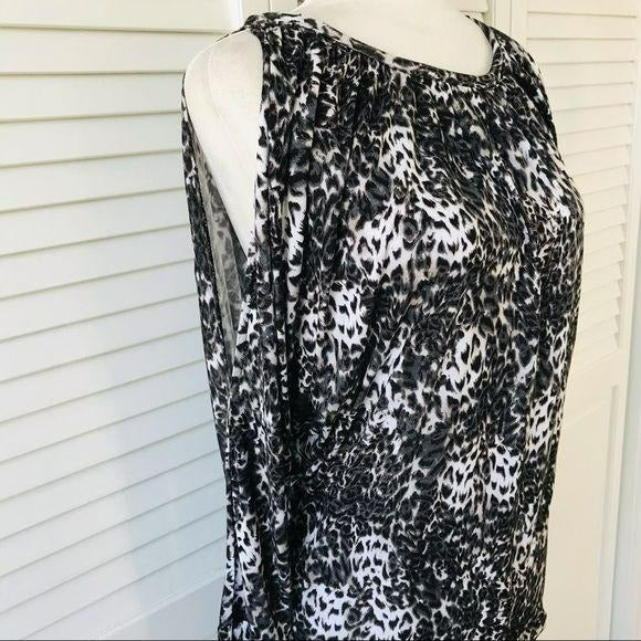 JENNIFER LOPEZ Black White Cold Shoulder Top