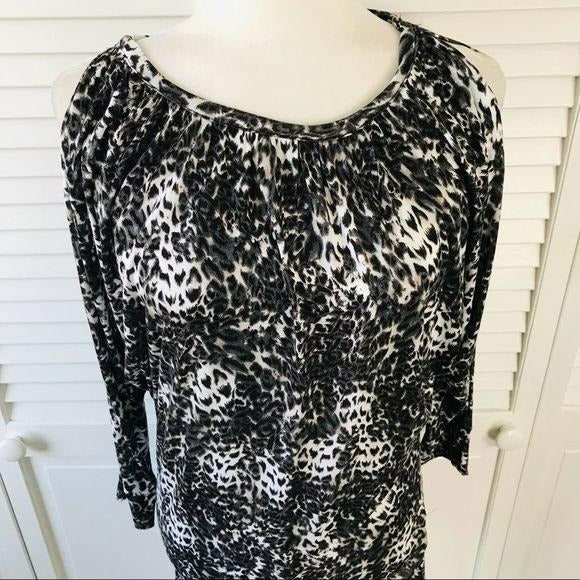 JENNIFER LOPEZ Black White Cold Shoulder Top