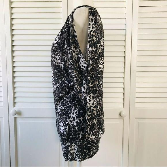 JENNIFER LOPEZ Black White Cold Shoulder Top