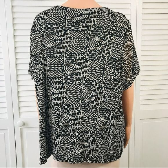 CROFT & BARROW Scoop Neck Black White Short Sleeve Shirt