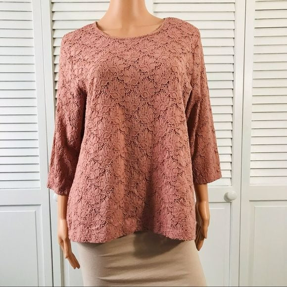 D & CO. Denim + Company Pink Scoop Neck Lace Shirt Size M