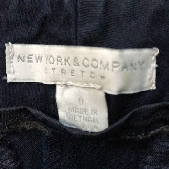 NEW YORK & COMPANY Navy Blue Stretch Cropped Pants
