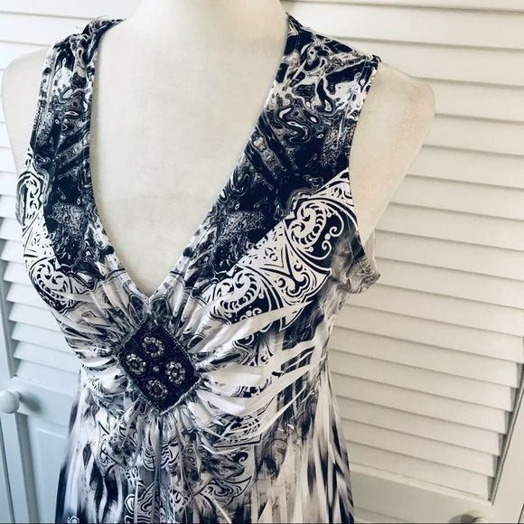 APT. 9 White Black Sleeveless Top