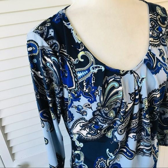 NEW YORK & COMPANY Blue Scoop Neck Shirt