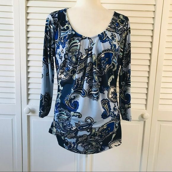 NEW YORK & COMPANY Blue Scoop Neck Shirt
