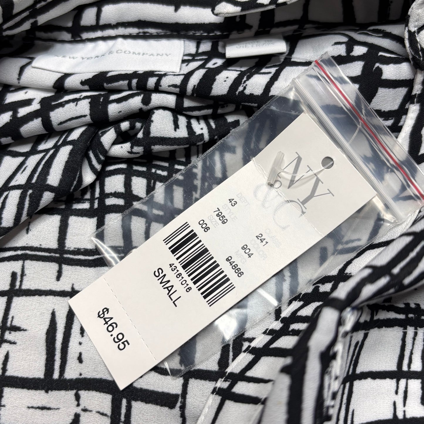 NEW YORK & COMPANY Lightweight Black & White Polyester V-Neck Button Down Blouse Size Small