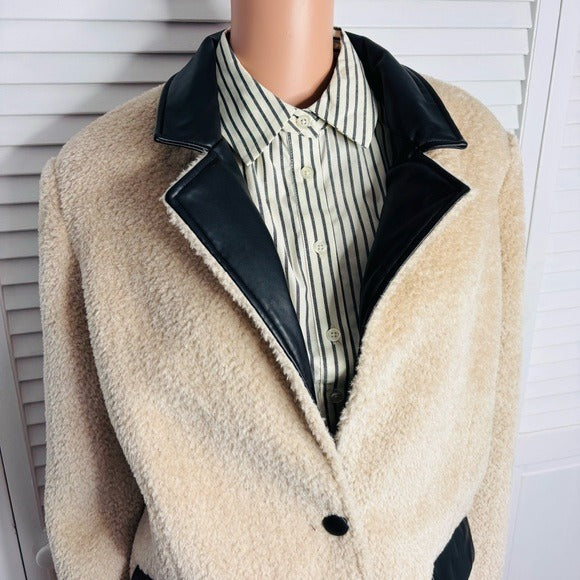 *New* WEWOREWHAT Faux Fur Blazer in Ivory & Black Size Medium