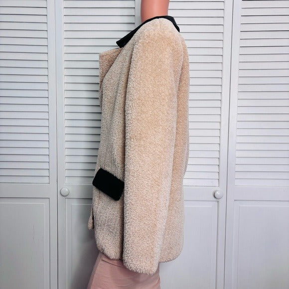 *New* WEWOREWHAT Faux Fur Blazer in Ivory & Black Size Medium