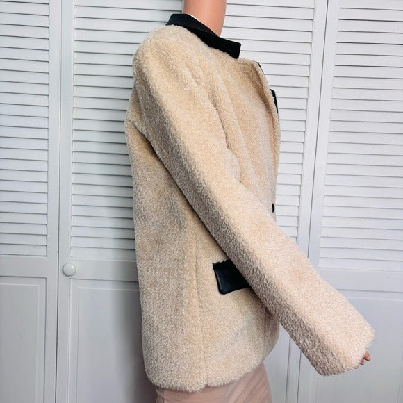 *New* WEWOREWHAT Faux Fur Blazer in Ivory & Black Size Medium