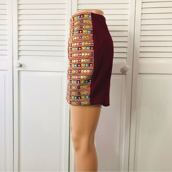 MISGUIDED Skirt Maroon Beaded Embroidered Mini Skirt Size 4 *NEW*