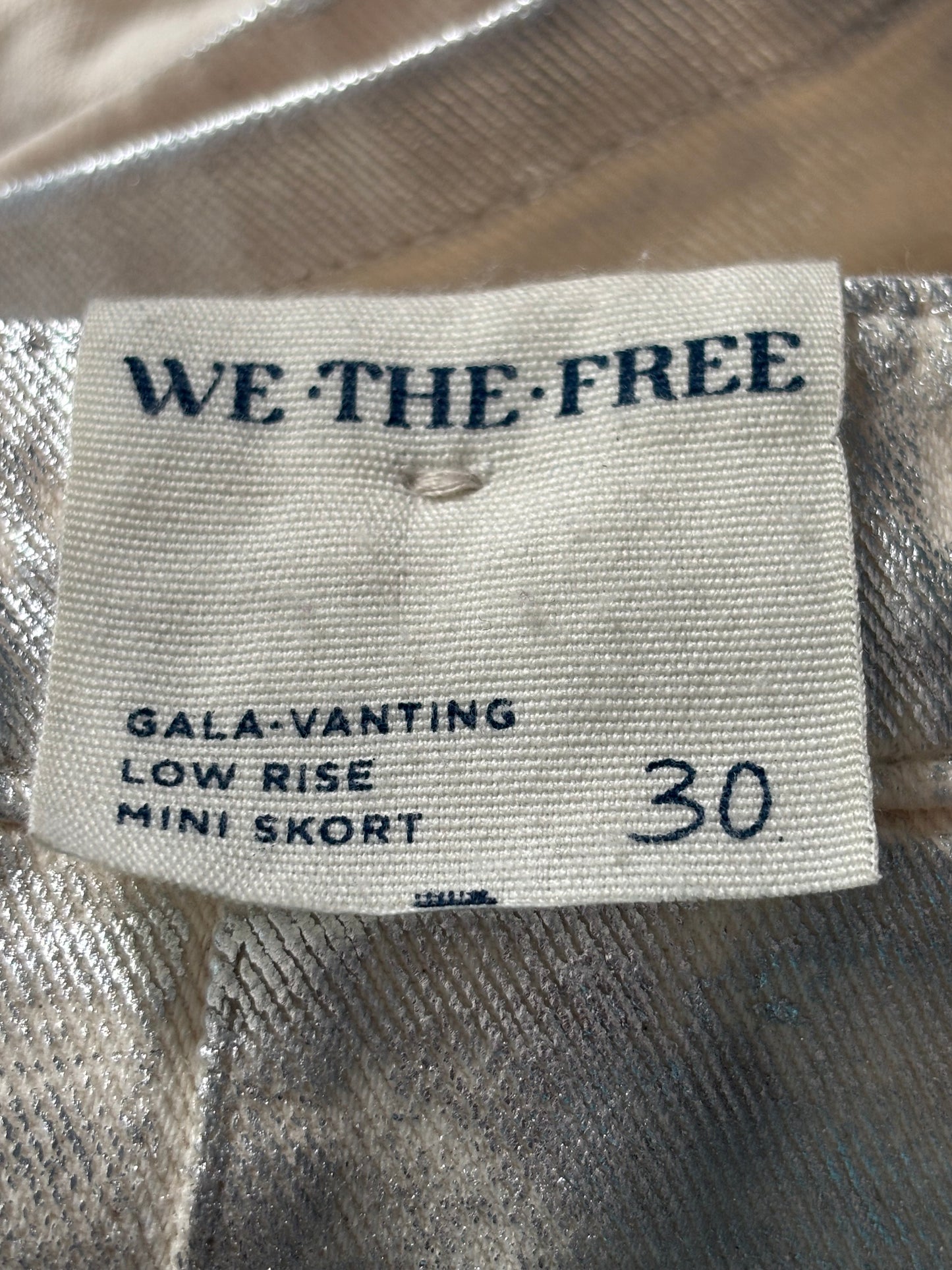 WE THE FREE Gala-Vanting Metallic Silver Low Rise Mini Skort Size 30