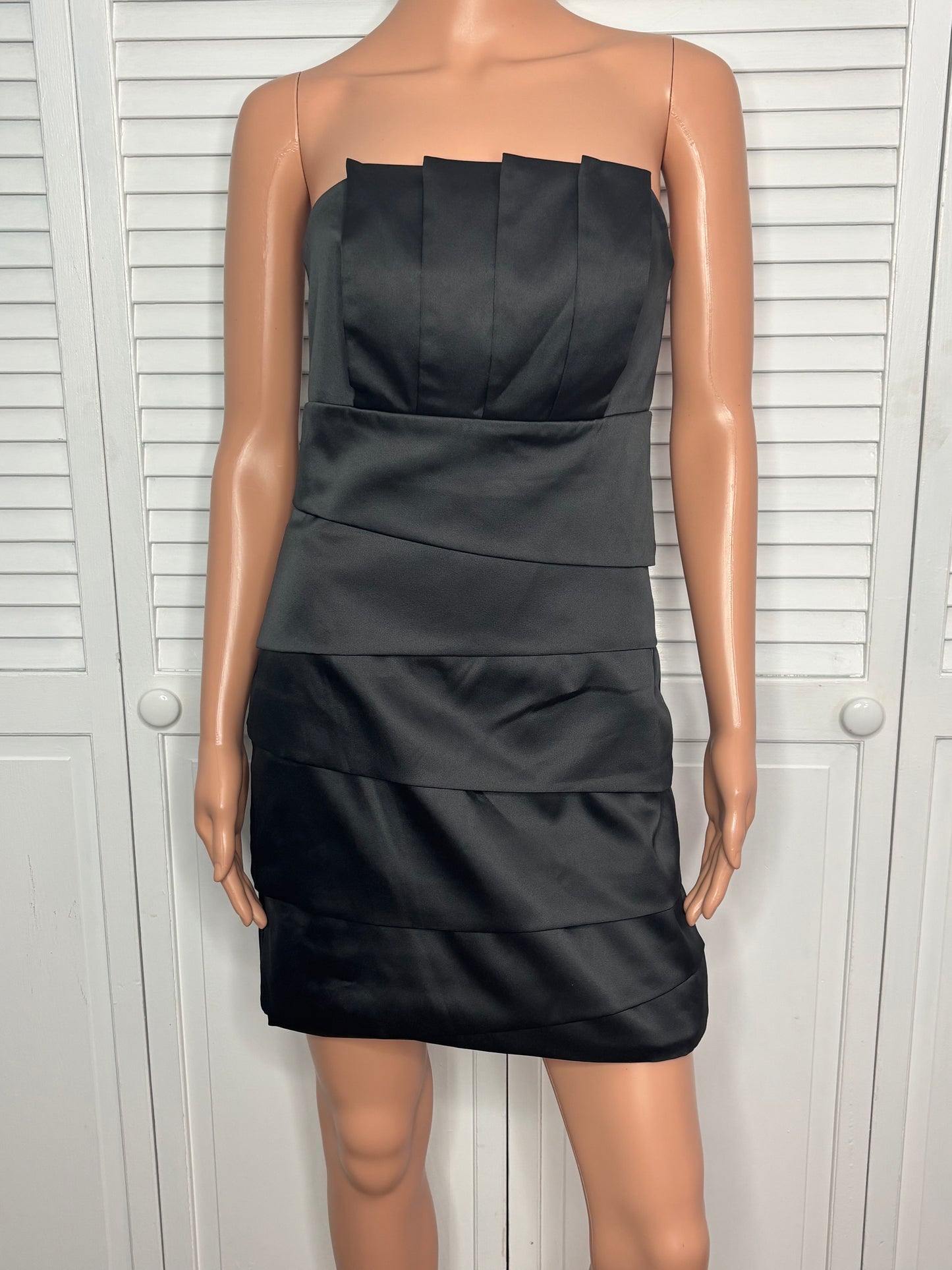 WHITE HOUSE BLACK MARKET Black Strapless Satin Tiered Cocktail Mini Dress Size 2
