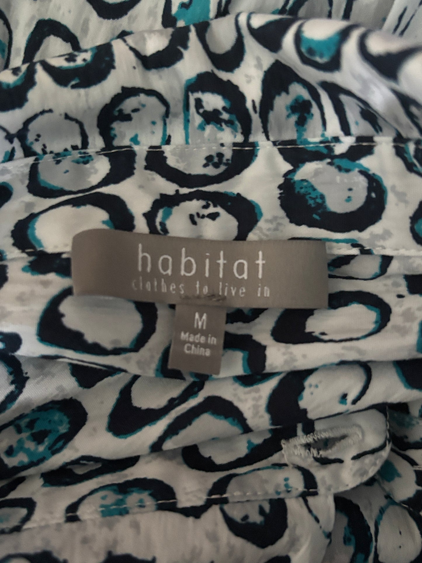 HABITAT Perfect Travel Dot Shaped Shirt Size Medium