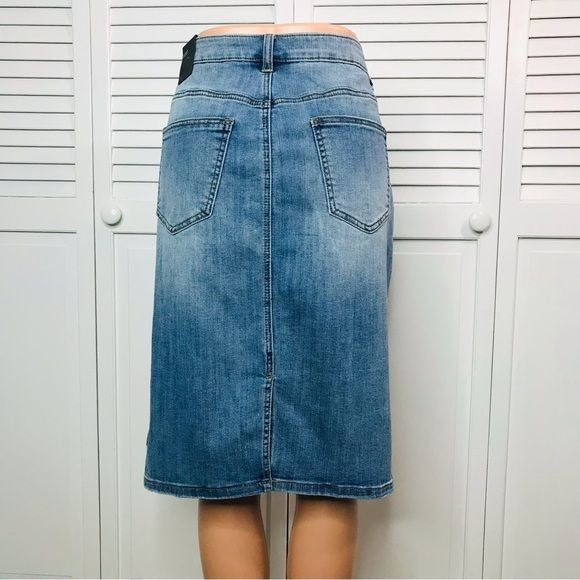 LANE BRYANT Denim Embroidered Skirt Size 16 *NEW*