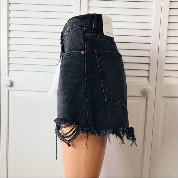 ZARA Black High Rise Distressed Jean Shorts Size 8 *NEW*