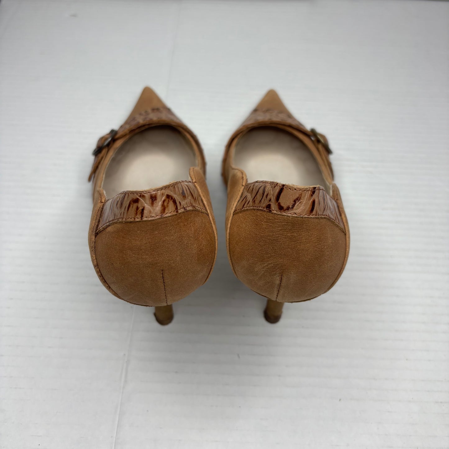 SEYCHELLES Pointed Toe Buckle Tan & Croc Embossed Leather Pumps Size 8