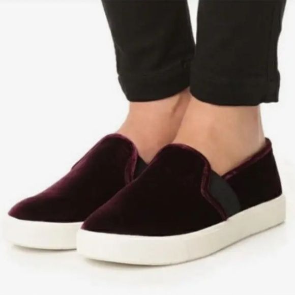 VINCE Blair Velvet Slip On Sneakers Size 8