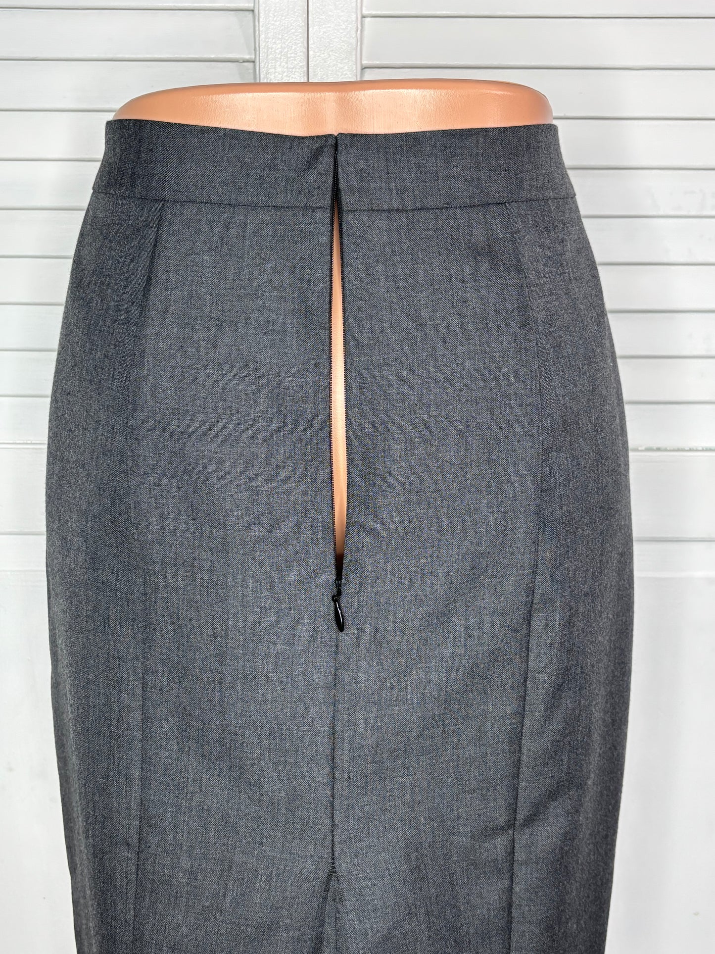 ANN TAYLOR Classic Grey Pencil Skirt Size 6