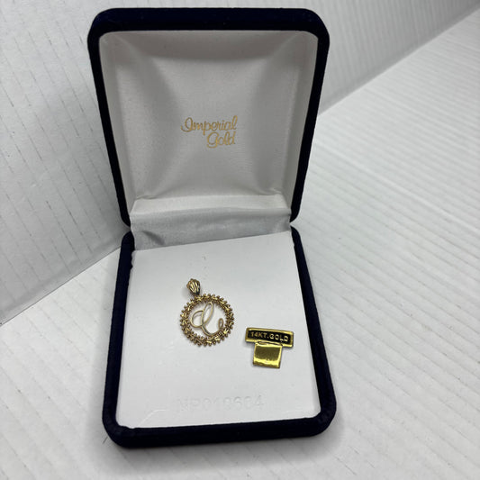 IMPERIAL GOLD 14K Yellow Gold Script Initial "C" Wreath Pendant