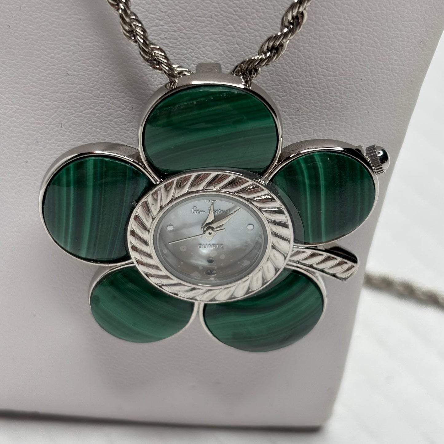 GEM ESSENCE Flower Pendant Watch
