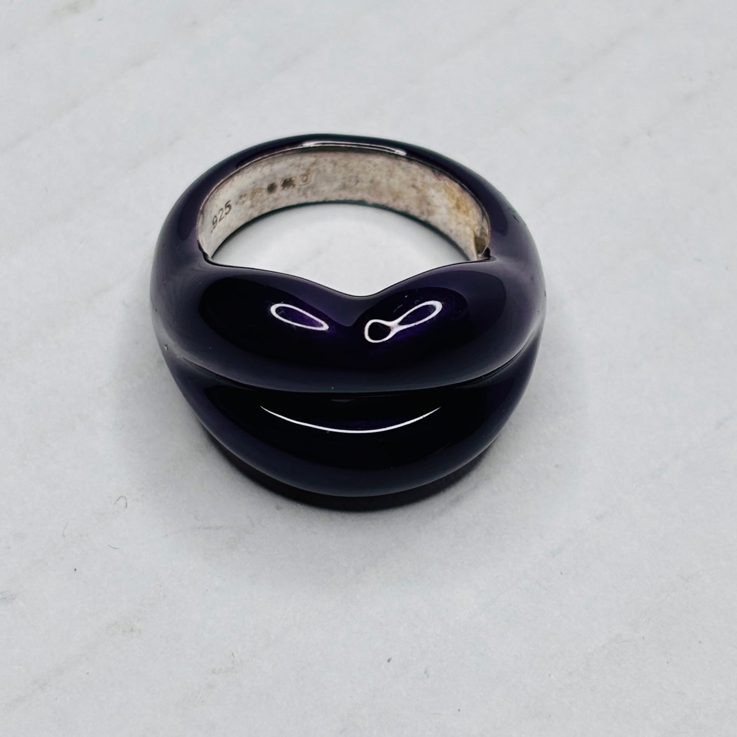 HOT LIPS By Solange Azagury-Patridge Purple Lacquer Lip Ring Size 8