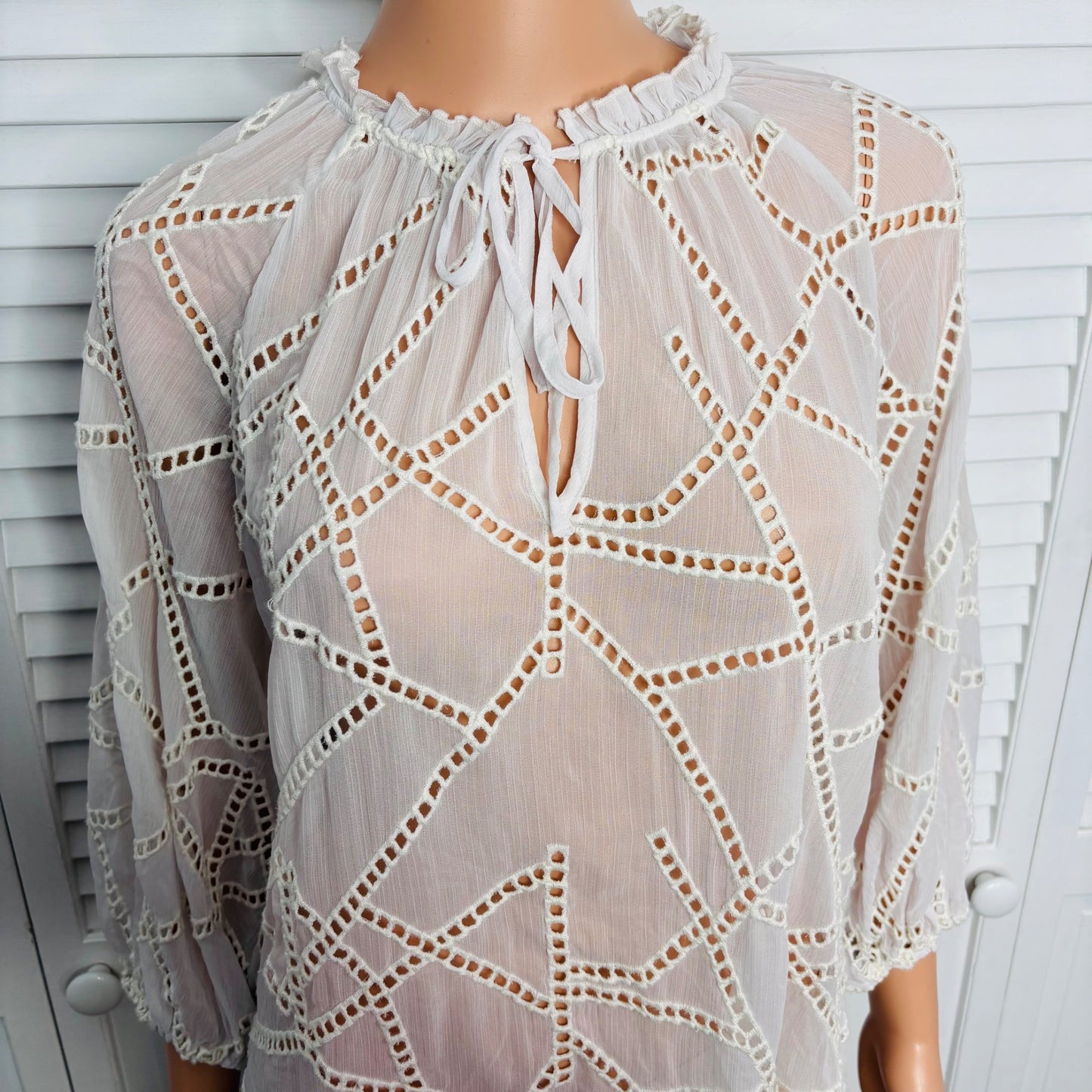 CABALLERO White Sheer Lightweight V-Neck Blouse Size Large