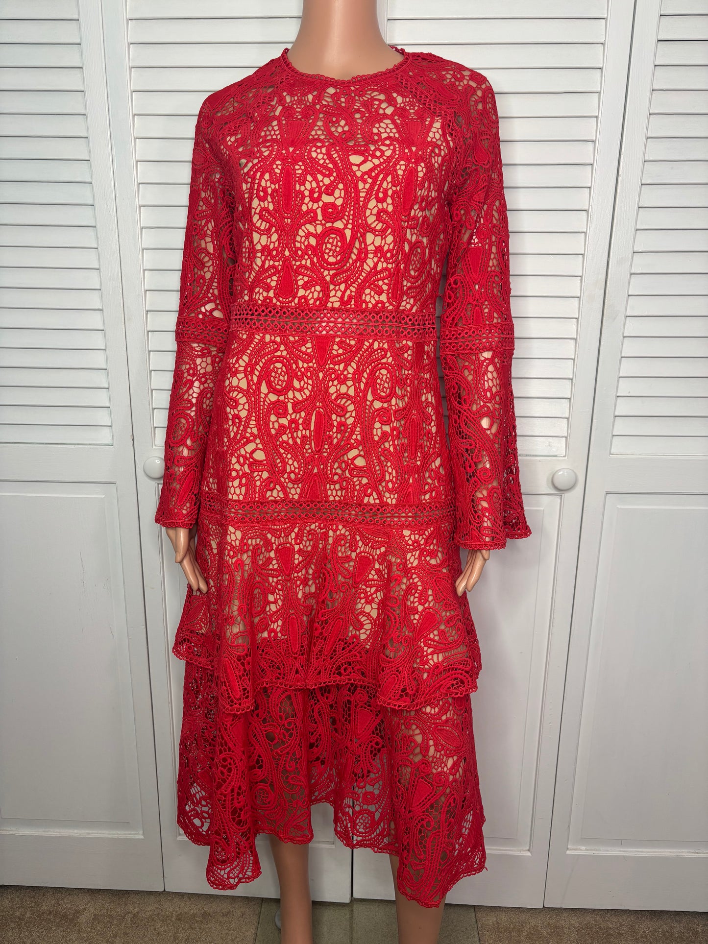 New FOREVER UNIQUE "Millie" Red Lace Tiered Midi Dress Size 6