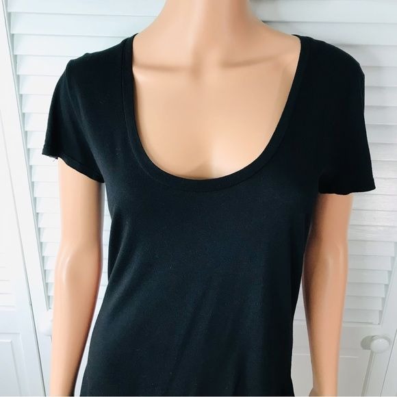 MODERN LUXURI Black Label Katrina U Neck Tee Size M *NEW*