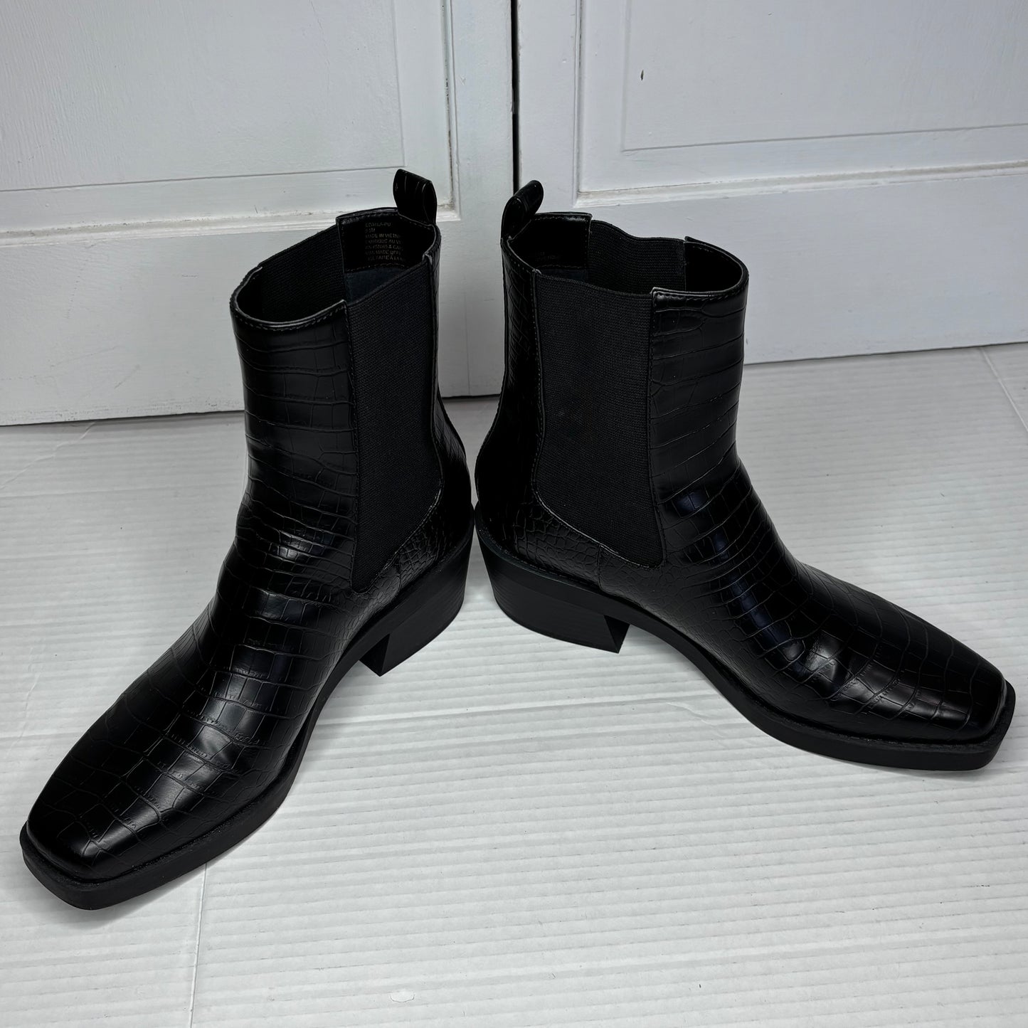 OPEN EDIT Edayla Croc-Embossed Square Toe Chelsea Boots Size 9.5