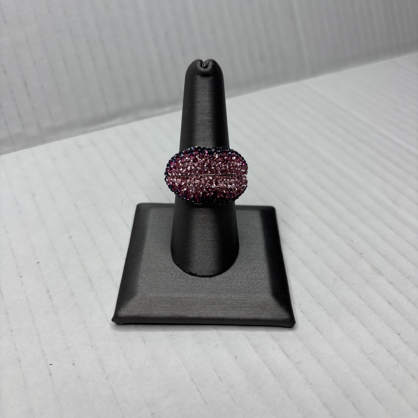Sterling Silver Ombré Pave Lips Cocktail Ring Size 8