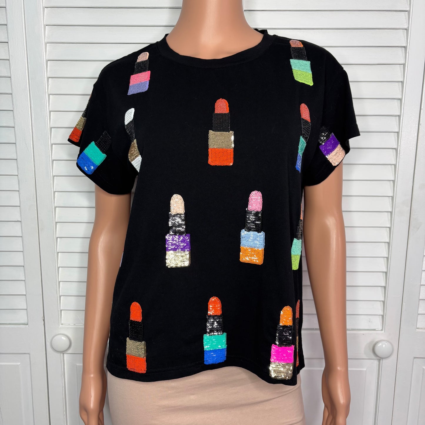 QUEEN OF SPARKLES Black Sequin Lipstick Graphic Tee Size XS