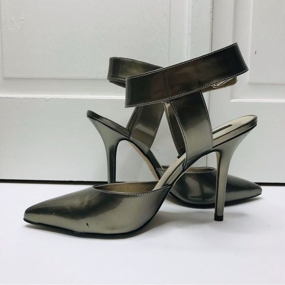 STEVEN By Steven Madden Metallic Gray Pointed Toe Heels Size 9