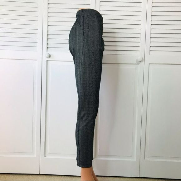 LYSSE Gray Textured Pull On Cropped Pants Size M *NEW*