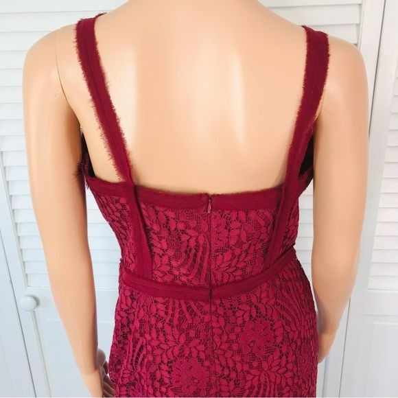 HEARTLOOM Mya Crimson Lace Dress Size M *NEW*