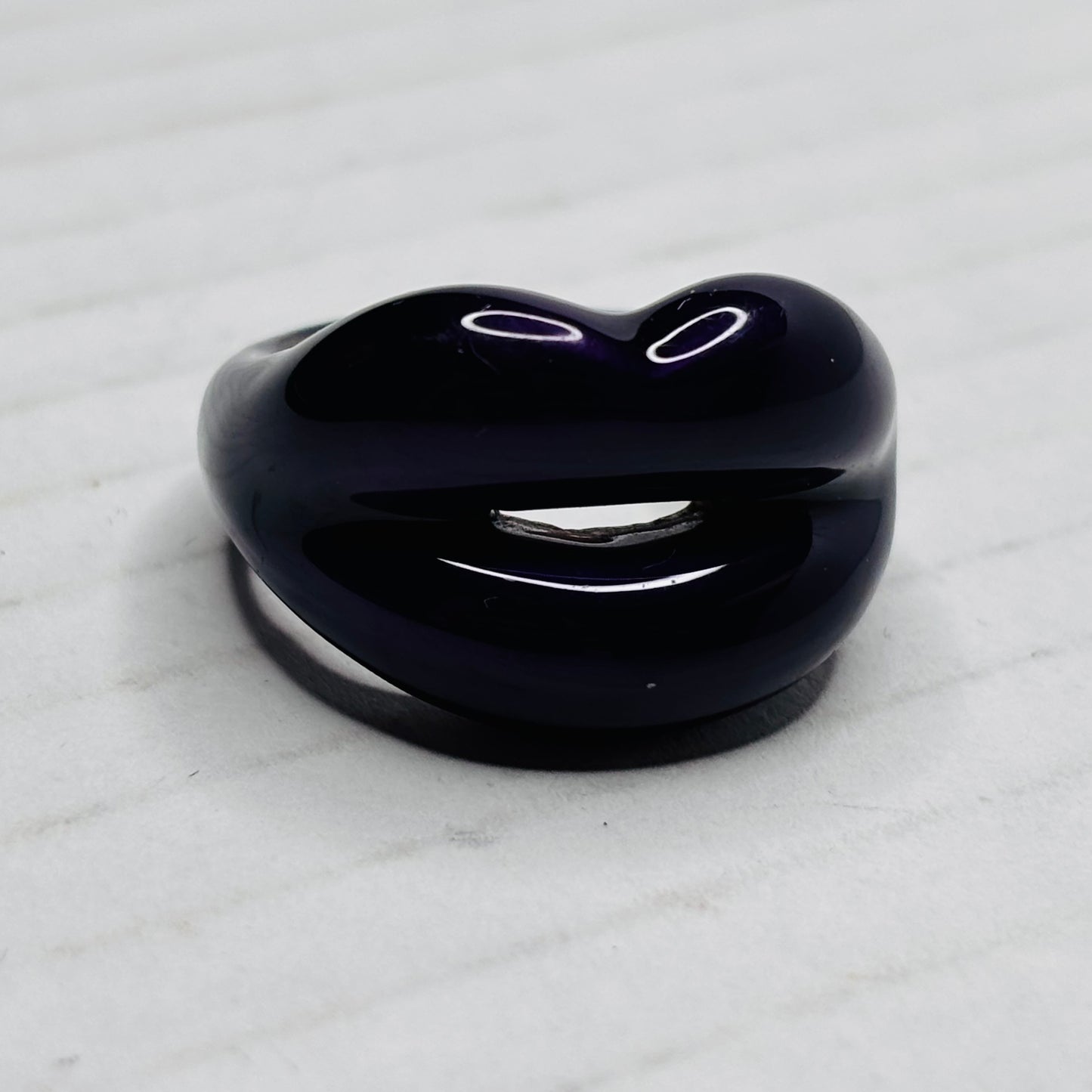 HOT LIPS By Solange Azagury-Patridge Purple Lacquer Lip Ring Size 8