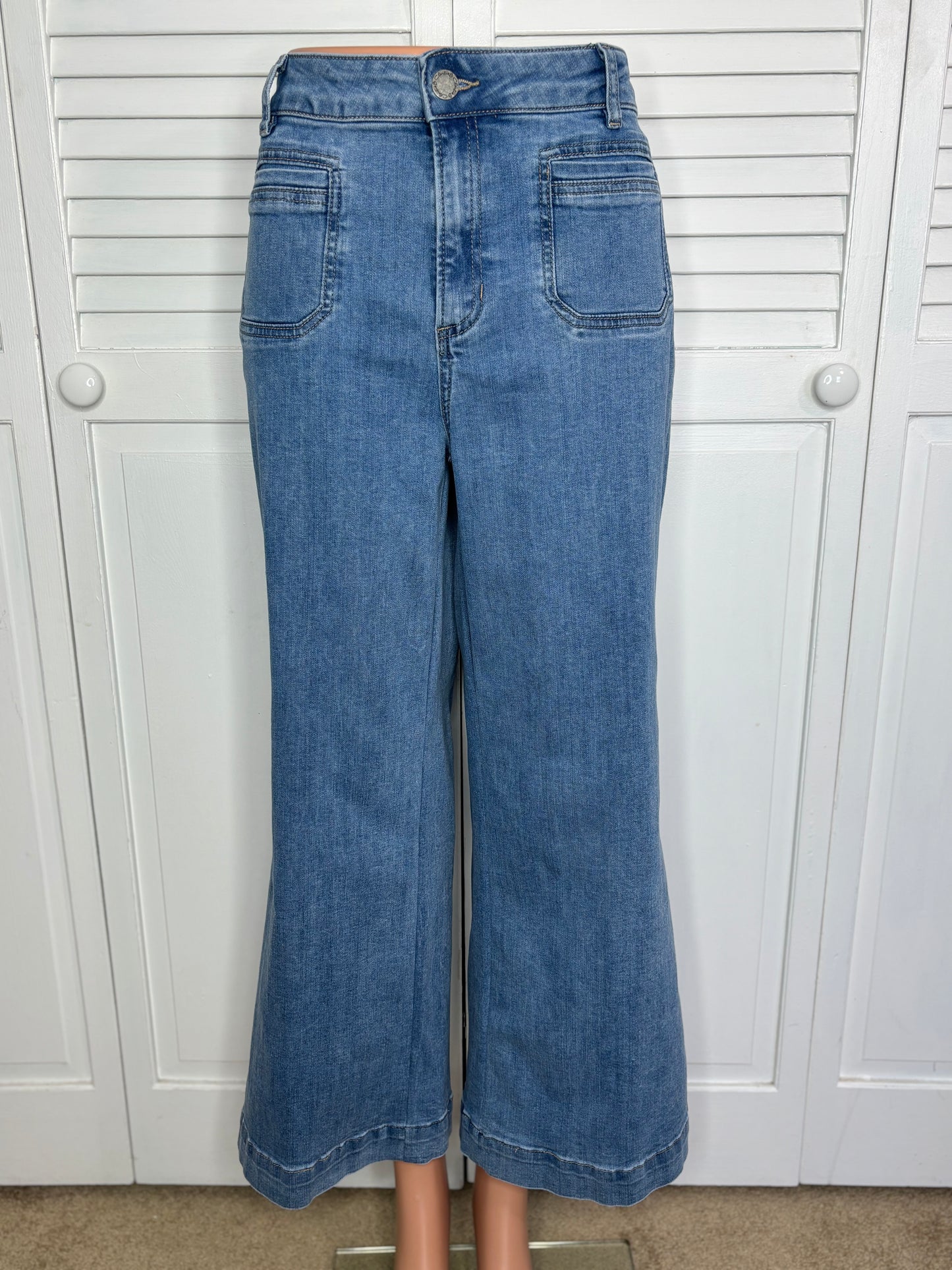 CHARLIE B Light Blue Cropped Patch Pocket Flare Jeans Size 10