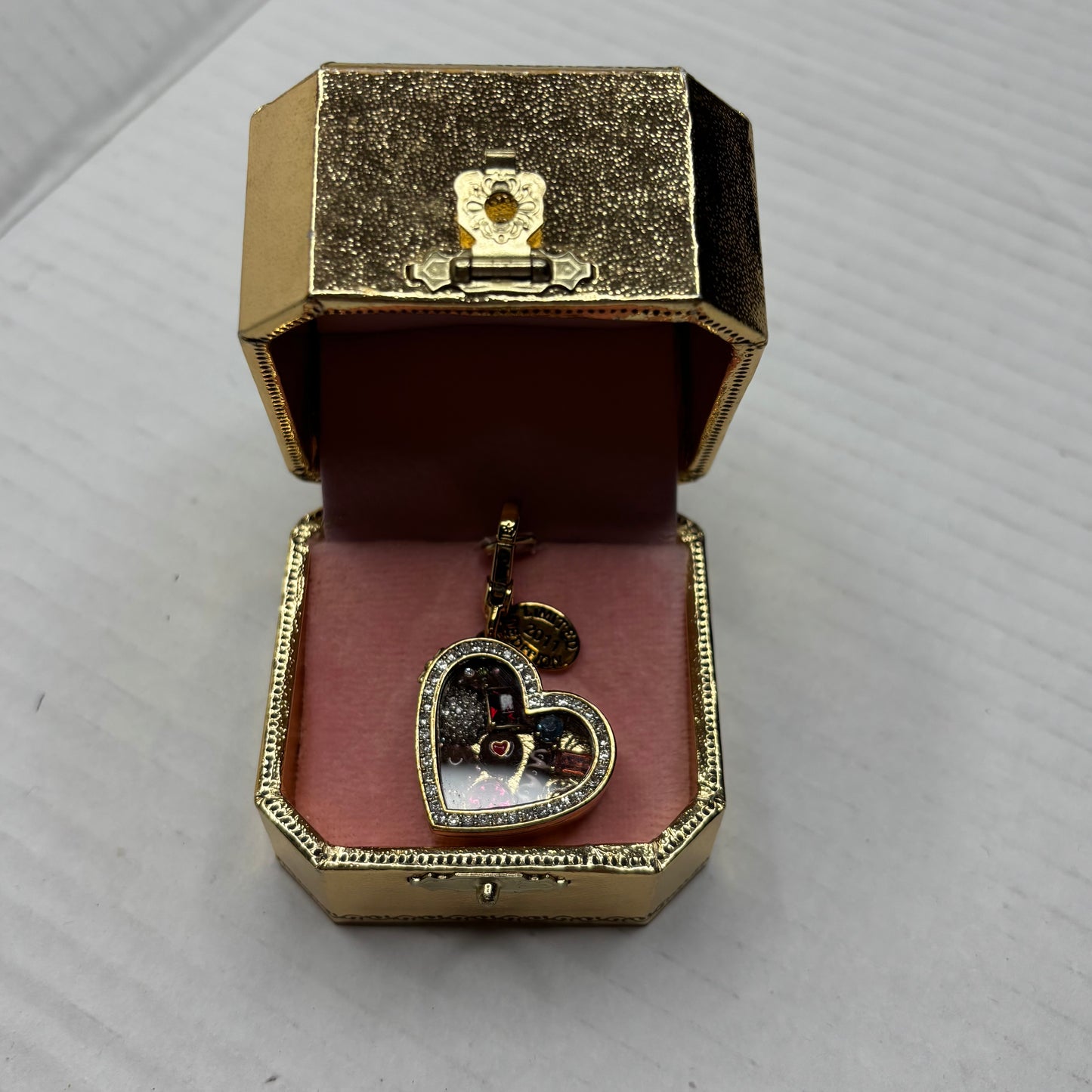 JUICY COUTURE 2011 Limited Edition Box of Chocolates Charm