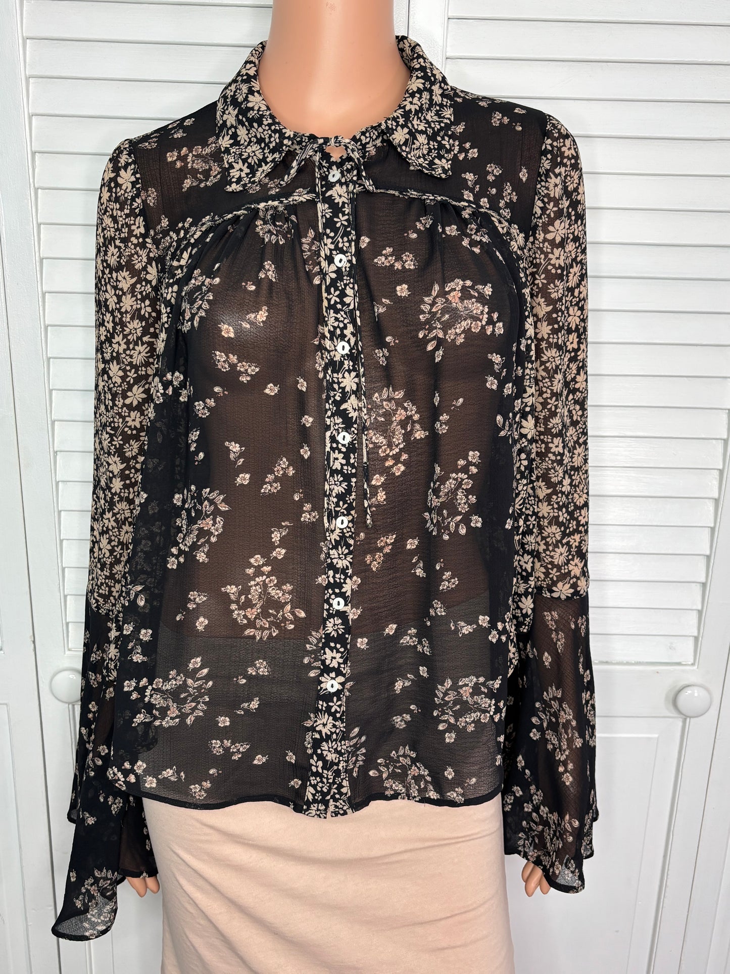 FREE PEOPLE Serena Printed Floral Bell Sleeve Blouse Size Small