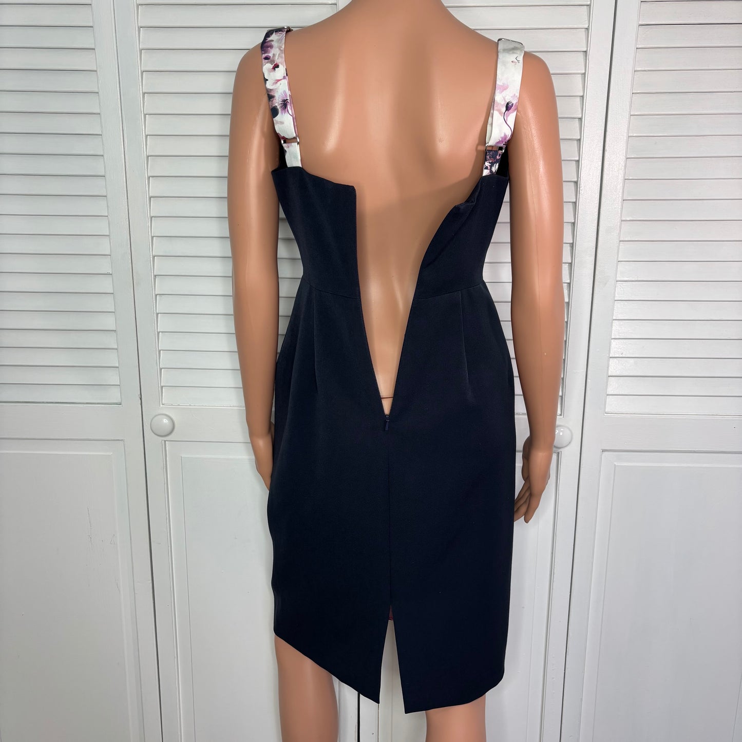 New BLACK HALO Hibiscus Coast Floral Sheath Dress Size 8